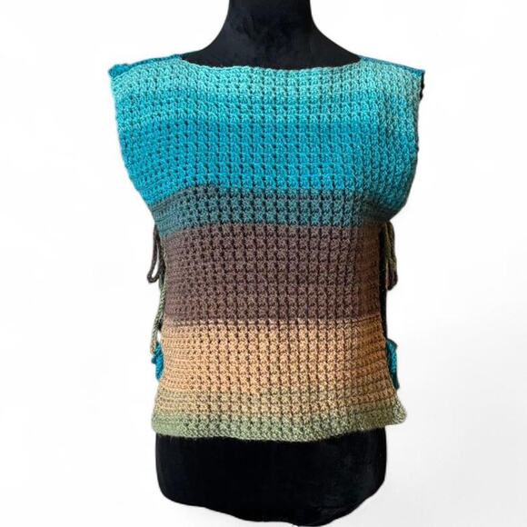 Handmade crochet striped sleeveless tie-side top - Picture 4 of 7